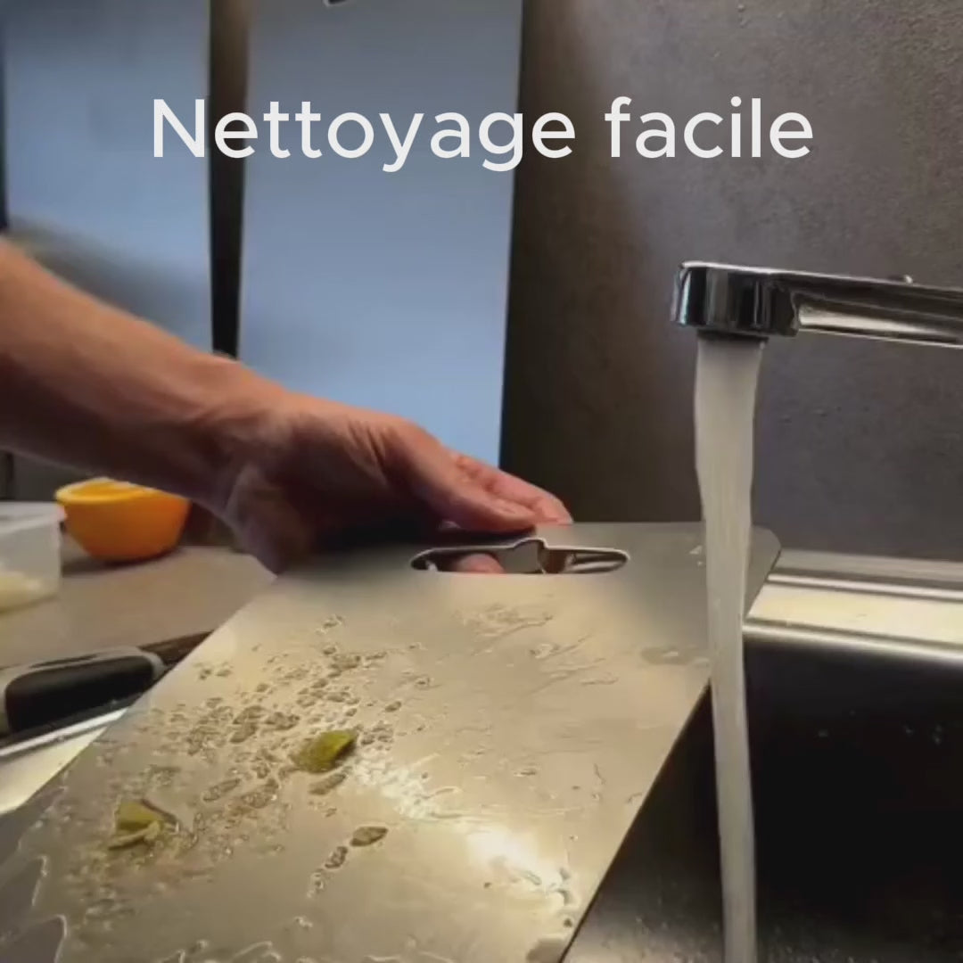 PLANCHE À DÉCOUPER 100% TITANE